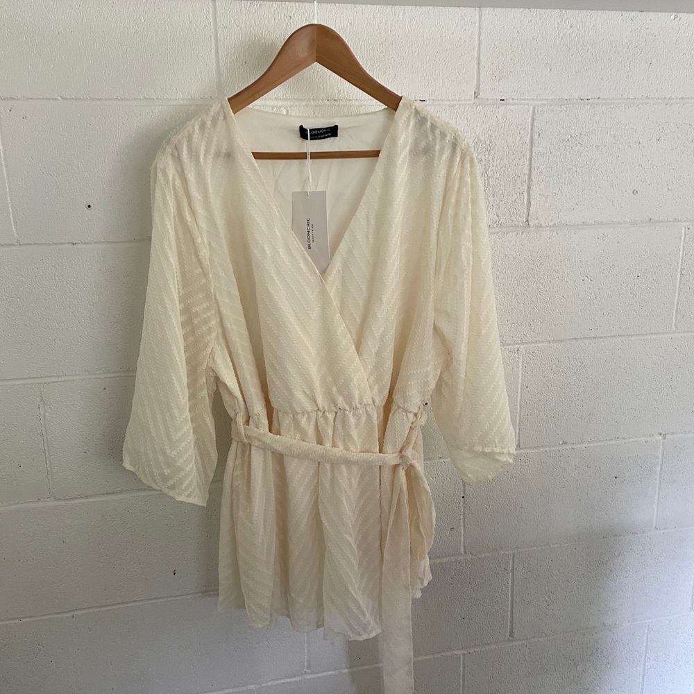 Bloomchic Plain Geometric Mesh Surplice Neck Belted Ruffles Blouse